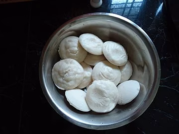 Indian Dish called Idly. As example of recipe with wet grinder