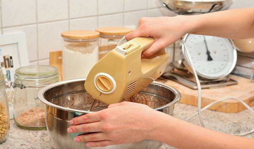Best Hand Mixer for Baking & Cookie Dough