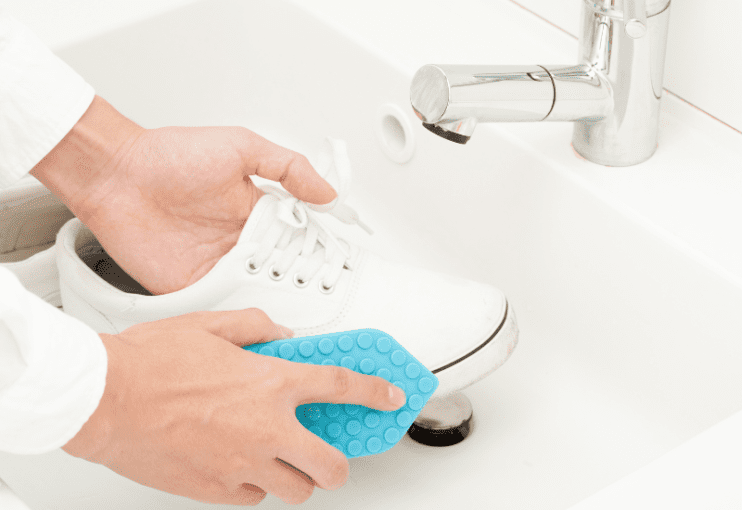 How To Clean White Leather Shoes The Essential Guide in 10 Simple Steps