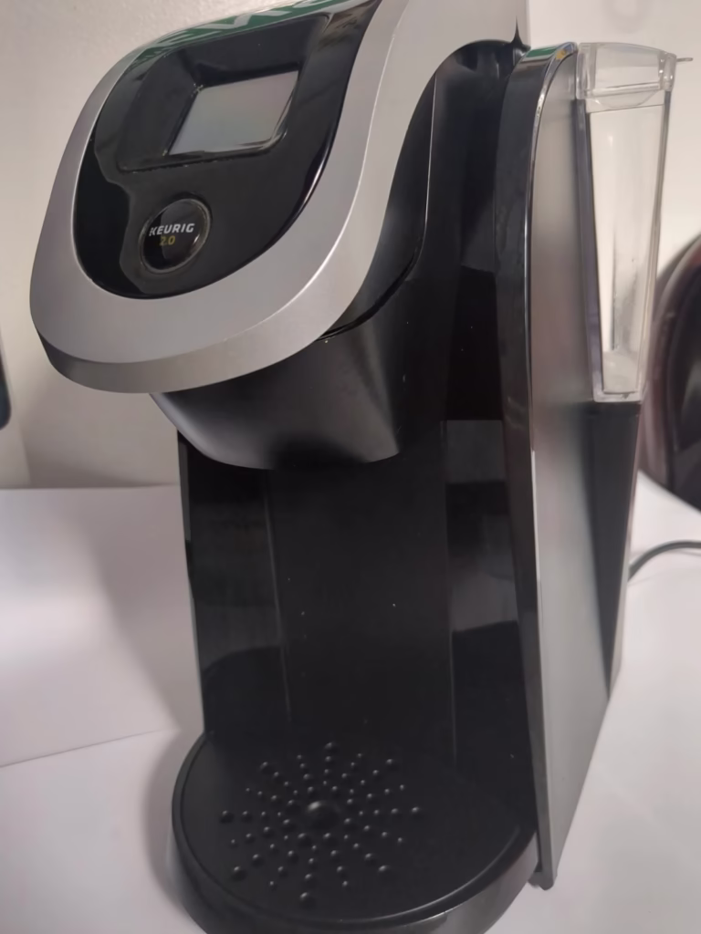 Black Keurig 2.0 single serve coffee maker